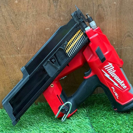MILWAUKEE M18 FUEL 3-1/2 in. 18-Volt 21-Degree Lithium-Ion Brushless Cordless Framing Nailer (Tool-Only)