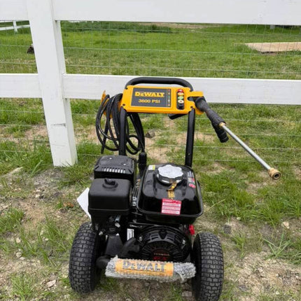 3600 PSI 2.5 GPM Gas Pressure Washer with Honda GX200 Engine, Heavy-Duty Commercial Cold Water Power Cleaner