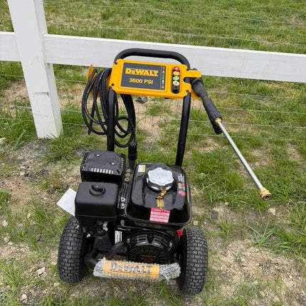 3600 PSI 2.5 GPM Gas Pressure Washer with Honda GX200 Engine, Heavy-Duty Commercial Cold Water Power Cleaner