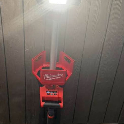 MILWAUKEE M18 18-Volt Lithium-Ion Cordless 6,000 Lumens Rocket Dual Power Tower Light with Charger (Tool-Only)