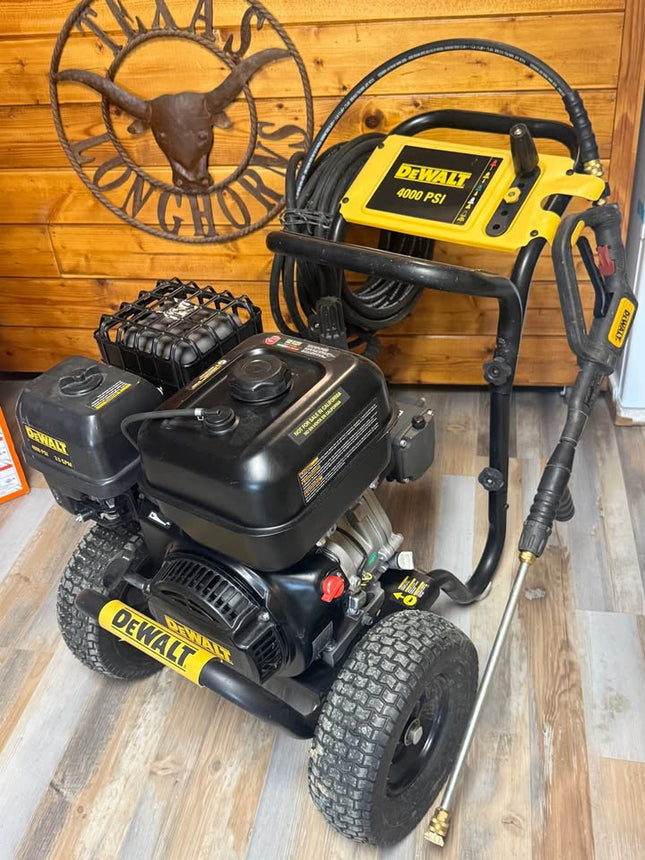 DEWALT 4000 PSI 3.5 GPM Gas Pressure Washer with 338cc Engine, Heavy-Duty Commercial Cold Water Power Cleaner