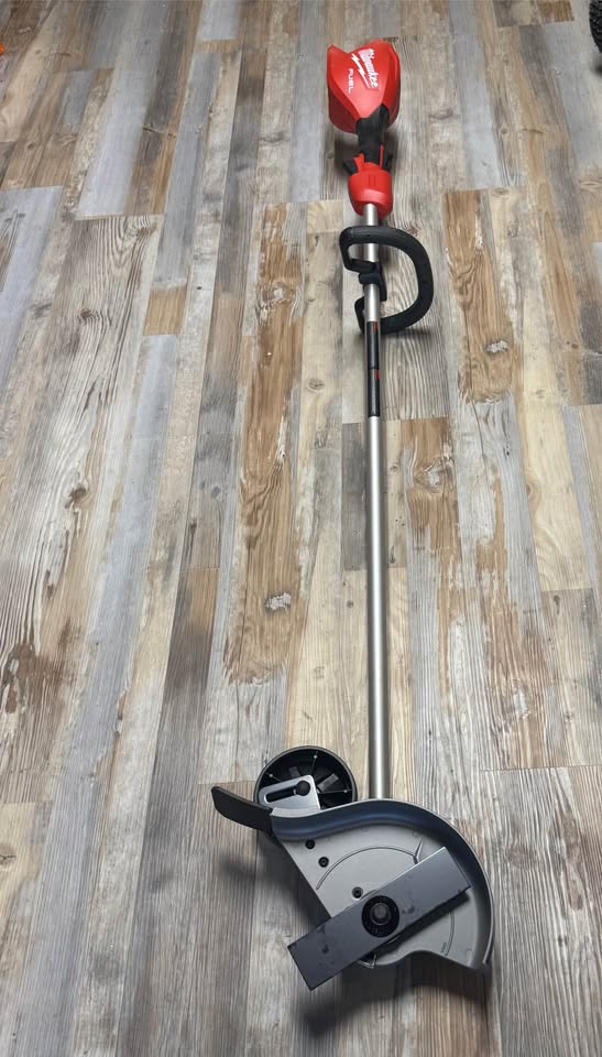 MILWAUKEE M18 FUEL 18V 8 in. Brushless Cordless Battery Powered Straight Shaft Lawn Edger (Tool-Only)