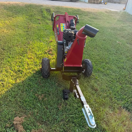 BOSS INDUSTRIAL 5 in. 14hp Briggs and Stratton Gas Powered Chipper Shredder with Dual Belt drive, Extended Axle, and Tow Hitch