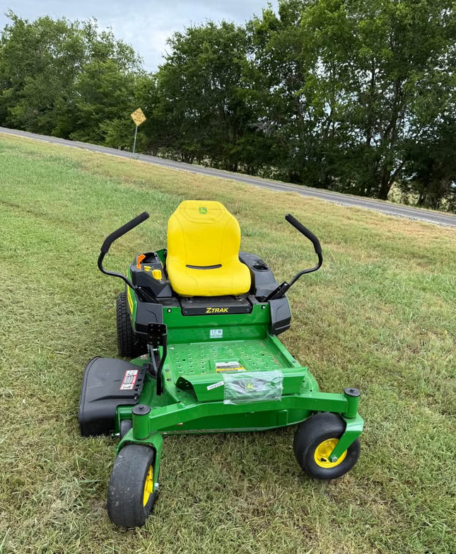 John Deere 42” Zero Turn Riding Lawn Mower