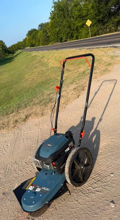 SENIX 4-Cycle Gas Powered High Wheel String Trimmer