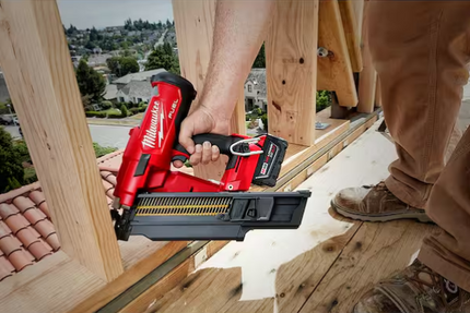 MILWAUKEE M18 FUEL 3-1/2 in. 18-Volt 21-Degree Lithium-Ion Brushless Cordless Framing Nailer (Tool-Only)