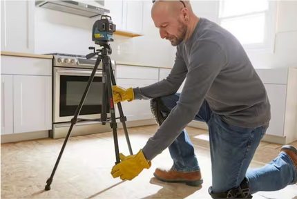 BOSCH Compact Tripod with Extendable Height for Use with Line Lasers, Point Lasers, and Laser Distance Tape Measuring Tools